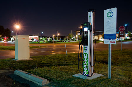 A Milbank pedestal provides power to an EV charging station in Kansas City, Mo.